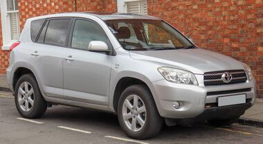 2008 Toyota RAV4 XTR D4-D 2.2 Front.jpg