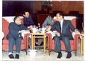 الزعيم الصيني دنگ شياوپنگ أثناء محادثاته مع الرئيس المصري مبارك لدى زيارته للصين، أبريل 1983.
