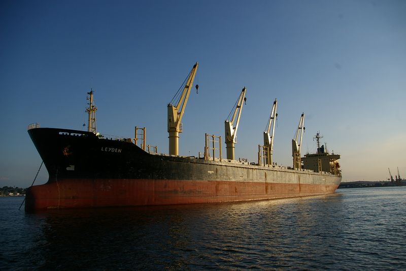 ملف:Leyden freighter, Havana Harbor.jpg