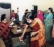 إمرأة تصوت في بنگلادش