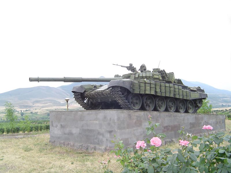 ملف:Tank memorial Stepanakert.JPG
