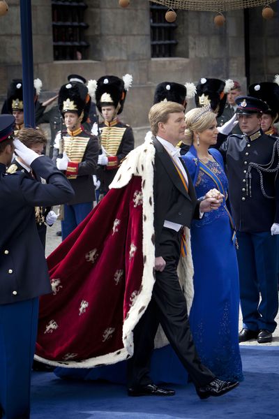 ملف:King Willem-Alexander and Queen Maxima on the inauguration 2013.jpg