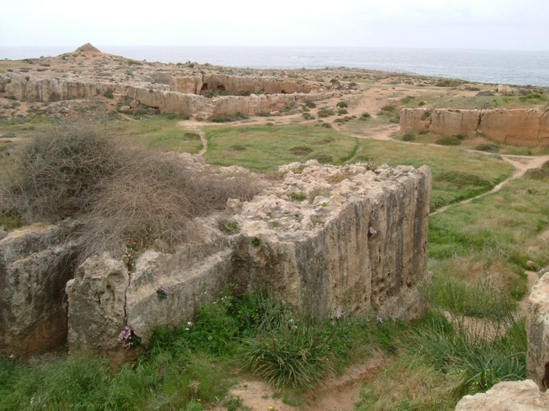 ملف:Tomb of the Kings Paphos Cyrpus 3-2004.JPG