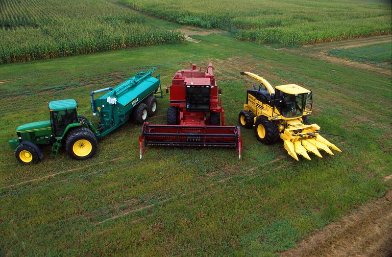 ملف:Agricultural machinery.jpg