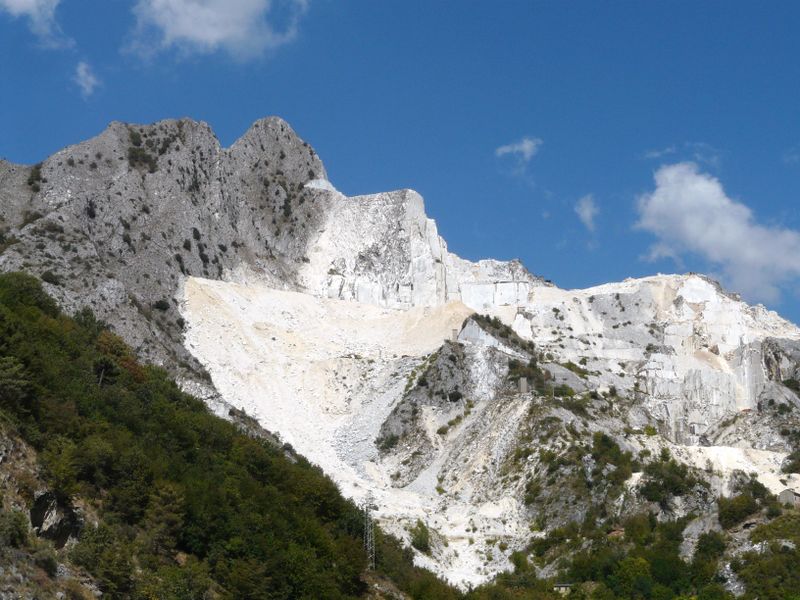 ملف:Carrara-panorama delle cave4.jpg