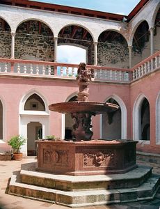 Royal Palace, Matthias fountain (15th century)