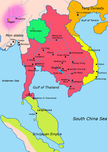 900 م الأحمر: امبراطورية الخمير الأخضر الفاتح: هاري‌پون‌جايا الأصفر: چامپا