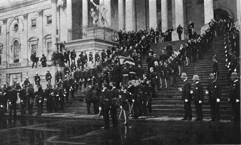 ملف:McKinley Capitol casket.jpg