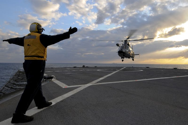 ملف:US Navy 110321-N-OM642-039 A French navy AS365 F Dauphin rescue helicopter test lands aboard USS Mount Whitney (LCC-JCC 20).jpg