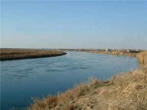 نهر الفرات عبر مدينة البوكمال