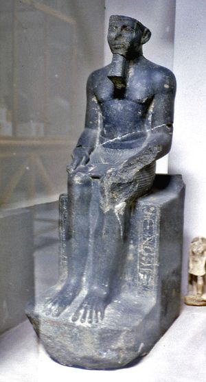 تمثال نفر حوتپ الثاني، في المتحف المصري بالقاهرة