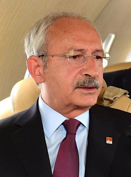 ملف:Kemal Kılıçdaroğlu election 2015 (cropped).jpg