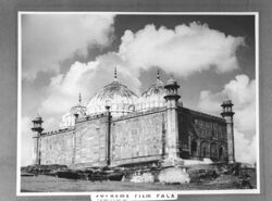 The Idgah, Mathura 1949.jpg