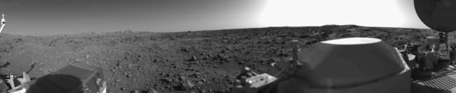 أول صورة بانورامية بواسطة ڤايكنگ 1 من على سطح كوكب المريخ