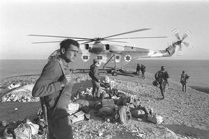جنود إسرائيليون قبل بدء معركة شدوان يناير 1970.jpg