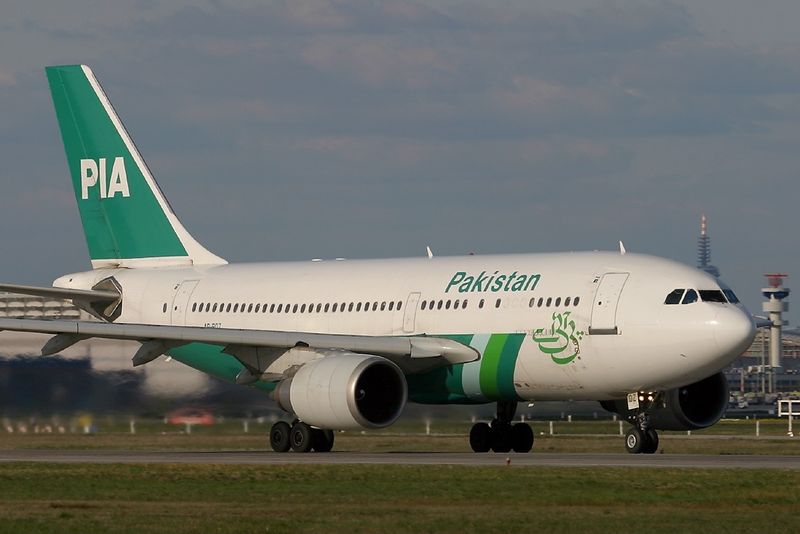 ملف:Airbus A310-308, Pakistan International Airlines - PIA AN0562544.jpg