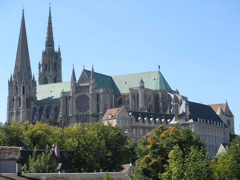 ملف:Chartres cathedral.jpg