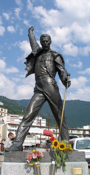 ملف:Freddy Mercury Statue Montreux.jpg