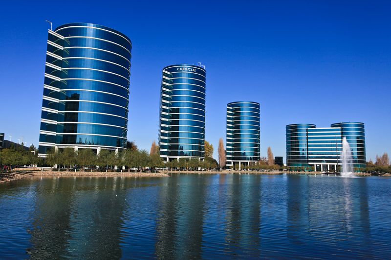 ملف:Oracle Headquarters Redwood Shores.jpg