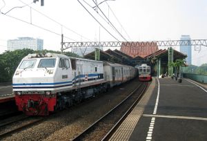 Gambir Station Platform 2.jpg