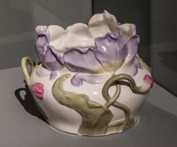 Vase with vines and snails by Pál Horti (1900)