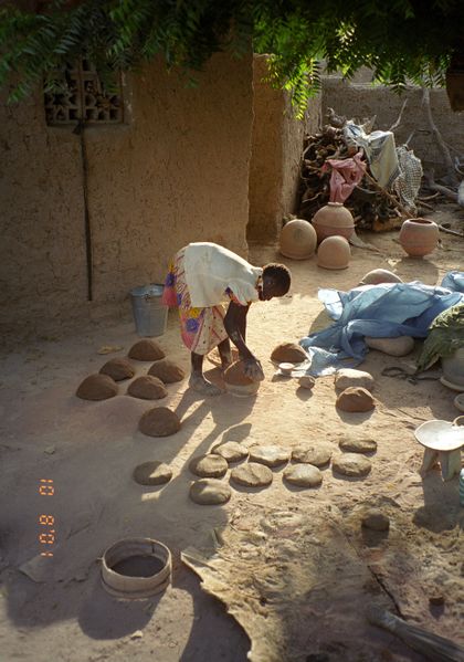 ملف:Kalabougou potters (6392346).jpg