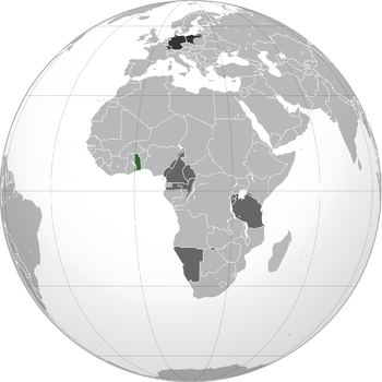 الأخضر: Territory comprising German colony of Togoland الرمادي الداكن: Other German possessions أدكن رمادي: الامبراطورية الألمانية