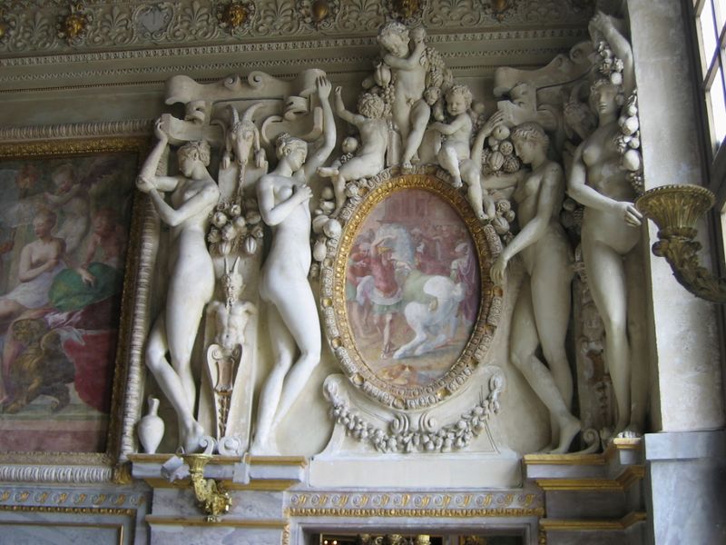 ملف:Fontainebleau escalier roi.jpg
