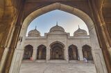 Moti Mosque (inside Lahore Fort).JPG