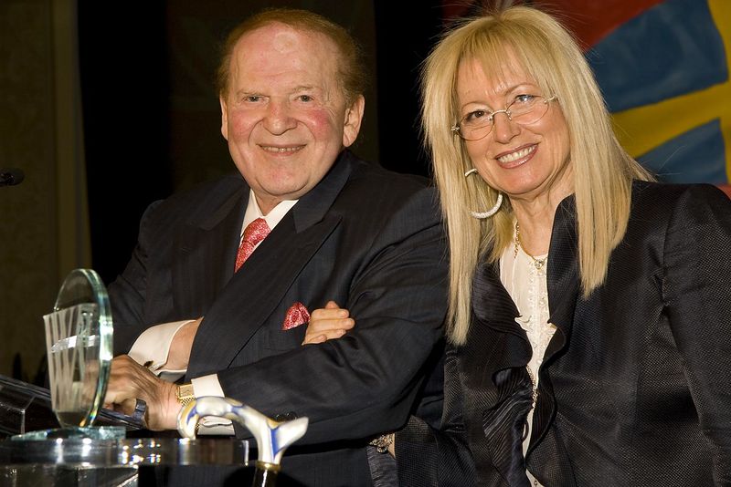 ملف:Sheldon y Miriam Adelson reciben Woodrow Wilson Awards.JPG