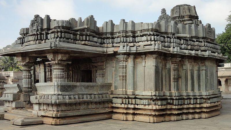 ملف:View of Akkana Basadi from northeastern side at Shravanabelagola.jpg