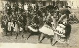 رقصة لنساء الفون أثناء الاحتفال.