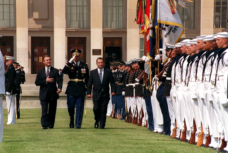 ملف:Barak pentagon 1999.jpg