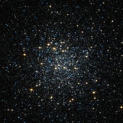 M92 Hubble WikiSky.jpg