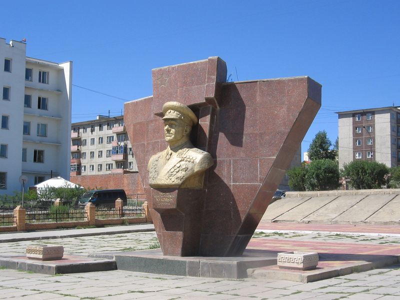 ملف:Monument to Georgy Zhukov, Ulan Bator, Mongolia.jpg