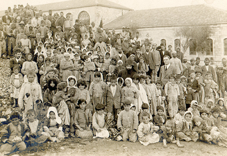ناجون من مذابح الأرمن عثر عليهم في سالت وأرسلوا للقدس في أبريل 1918.