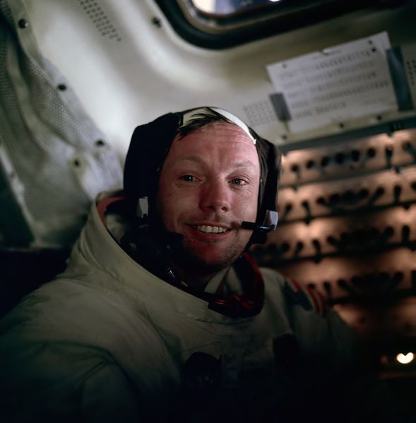 ملف:Neil Armstrong.jpg