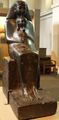 تمثال سننموت ونفرورع، أصلاً من معبد الكرنك في طيبة, now on display at the المتحف البريطاني.