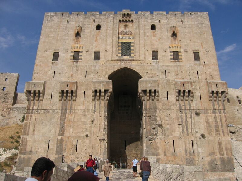 ملف:Inner Gate of the Aleppo Citadel.jpg