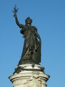 تمثال الجمهورية، لليوپولد موريس (1880)، في قصر الجمهورية، پاريس.