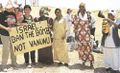 صورة لمسيرة لدعم فانونو بعد الحكم عليه بالسجن، مايو 2000.