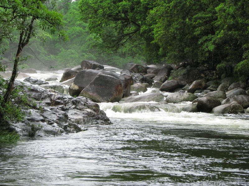 ملف:Mossman River during the wet season.jpg