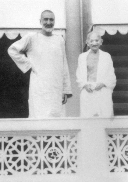 ملف:Abdul Ghaffar Khan and Gandhi in 1940.jpg