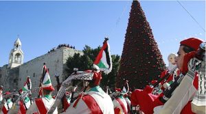 احتفالات المسيحيين الفلسطينيين بعيد الميلاد في ساحة كنيسة المهد.JPG