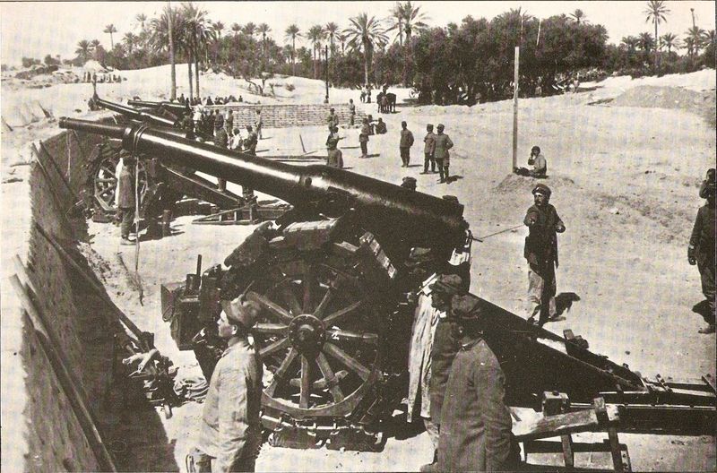 ملف:Italian battery near Tripoli.jpg