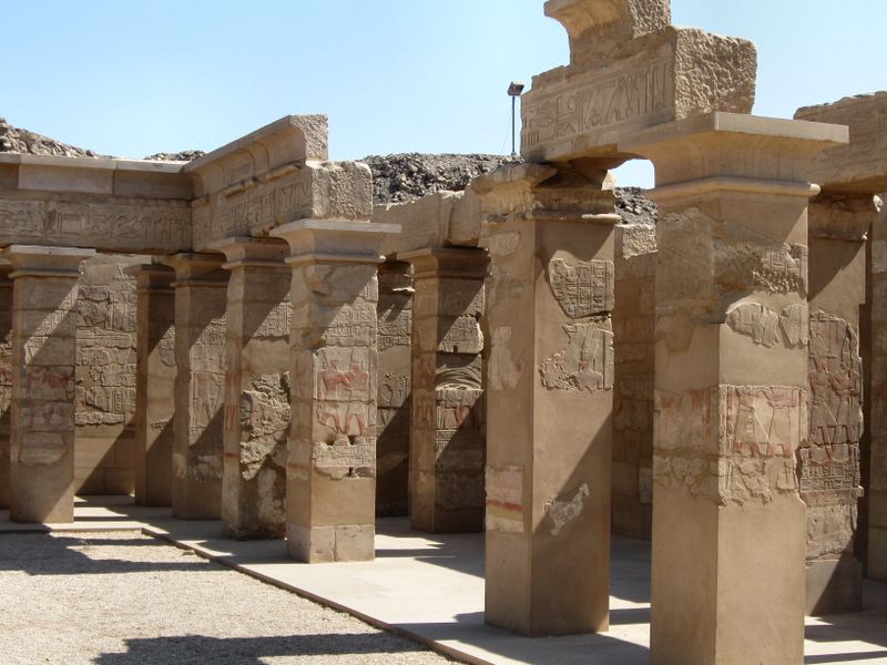 ملف:Thutmose IV’s peristyle hall (Horus-2009).jpg