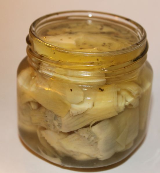 ملف:Canned marinated artichoke hearts.JPG