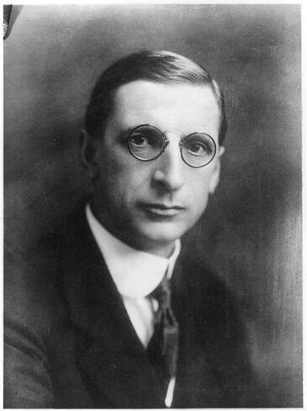 ملف:Eamon de Valera c 1922-30.jpg