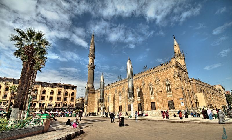 ملف:ساحة ومسجد الحسين بالقاهرة.jpg