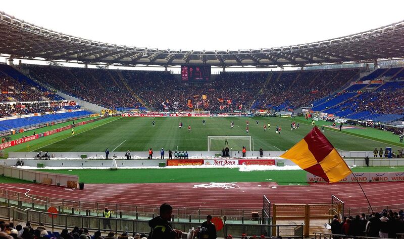 ملف:AS Roma fans at Stadio Olimpico during Roma-Inter.jpg